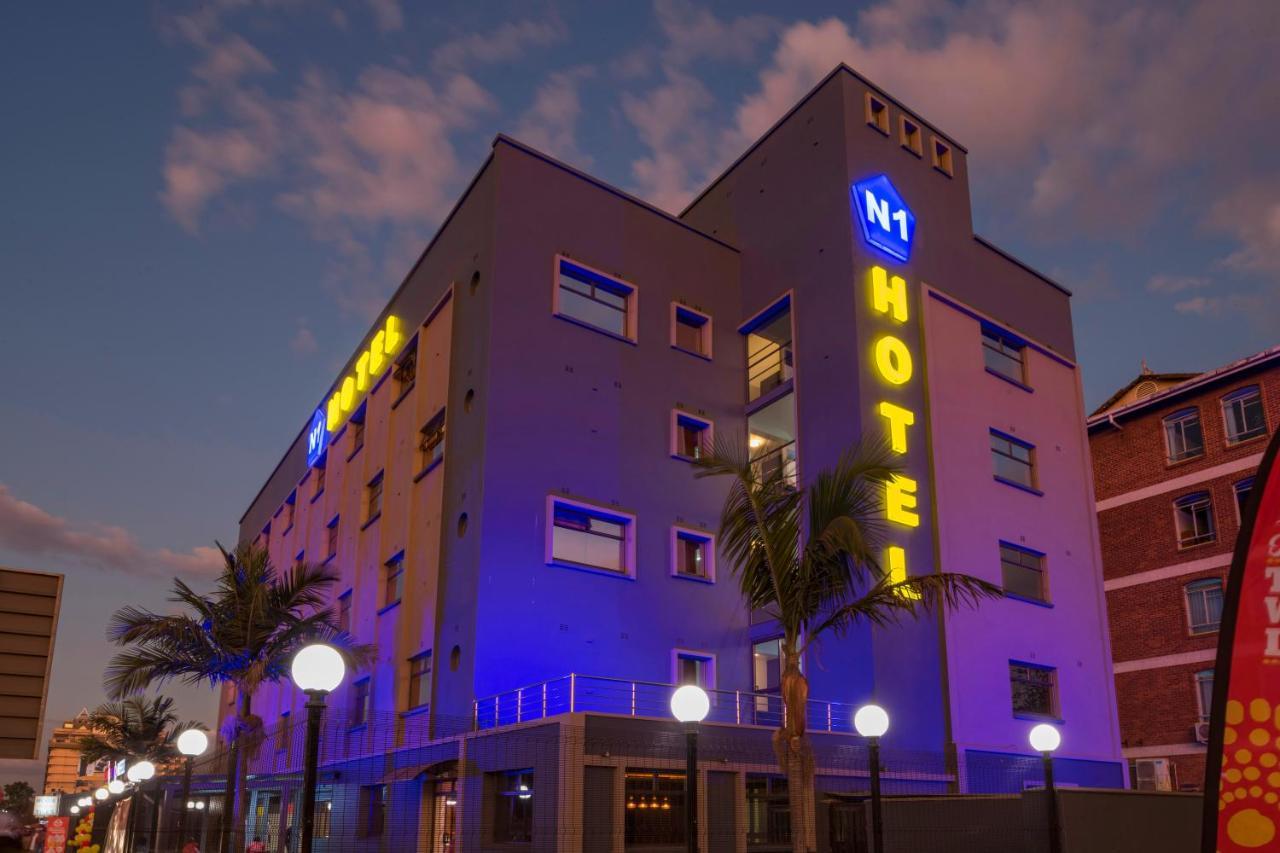 N1 Hotel Rotten Row 哈拉雷 外观 照片